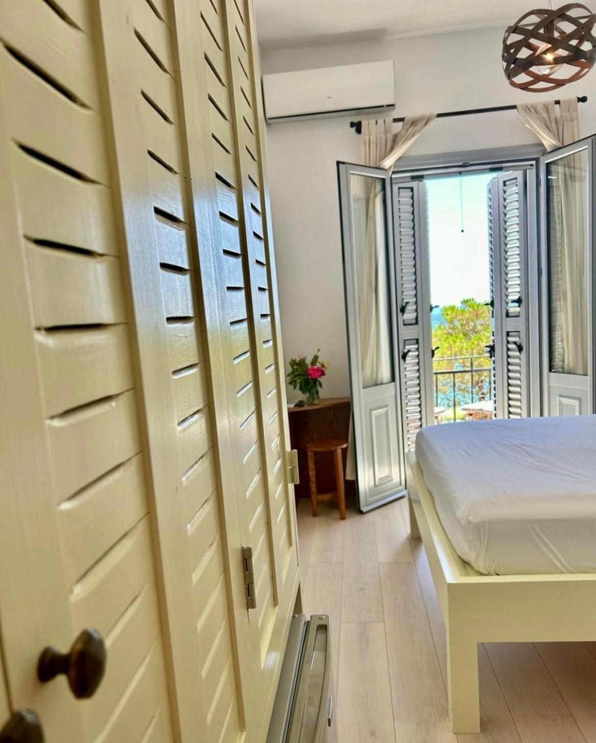 Guesthouse 1932 Himare Esterno foto