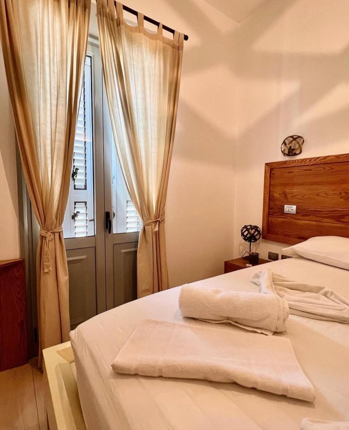 Guesthouse 1932 Himare Esterno foto