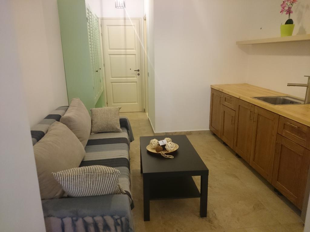 Guesthouse 1932 Himare Esterno foto